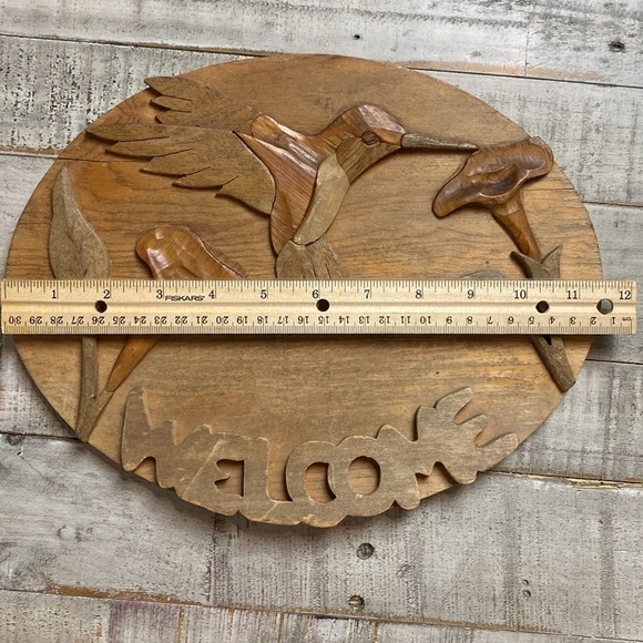 Oval Wood carving welcome sign Hummingbird and flowers - Picture 8 of 9